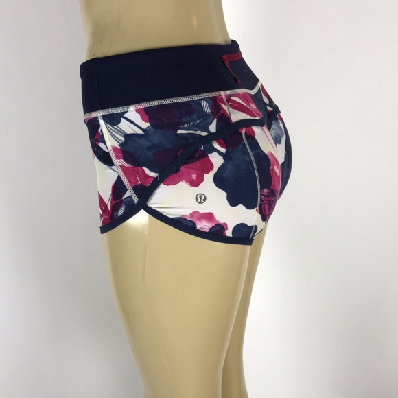 Lululemon women’s speed up shorts size 2